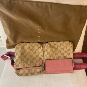 Gucci Authentic Vintage Pink and Brown Crossbody Bag with Luxurious Style